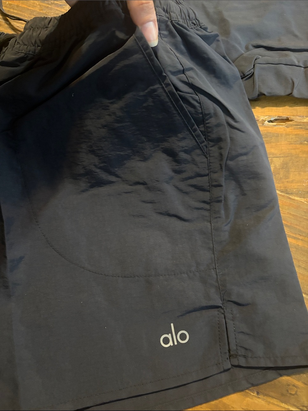 ALO Yoga women’s Black Athletic Shorts - Picture 2 of 7